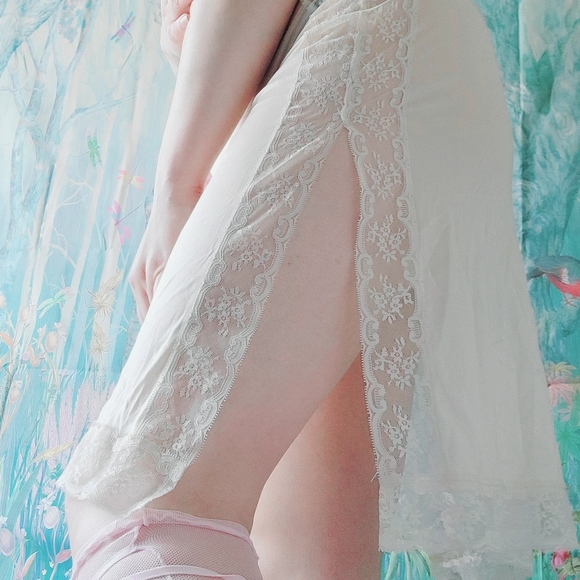 𝙲𝚕𝚘𝚜𝚎𝚝 𝙱𝚘𝚘𝚔𝚖𝚊𝚛𝚔 𝙴𝚝𝚑𝚎𝚛𝚎𝚊𝚕 𝚅𝚒𝚗𝚝𝚊𝚐𝚎 - Picture 5 of 15